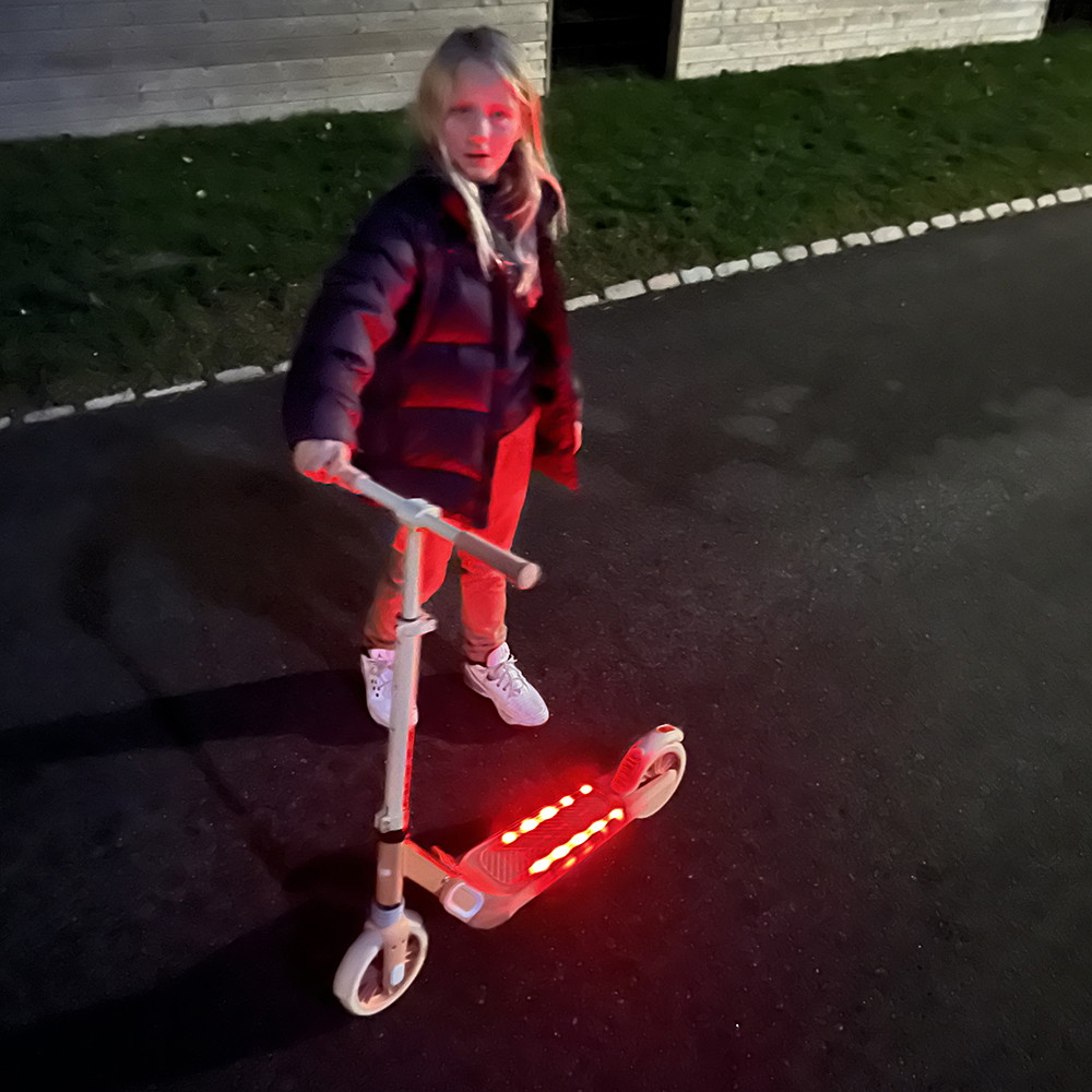 Deluxe LED skládací koloběžka Story Light