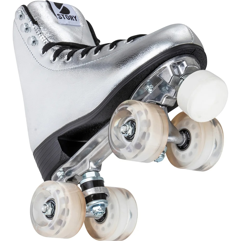 Příběh Disco Suede Quad Skates