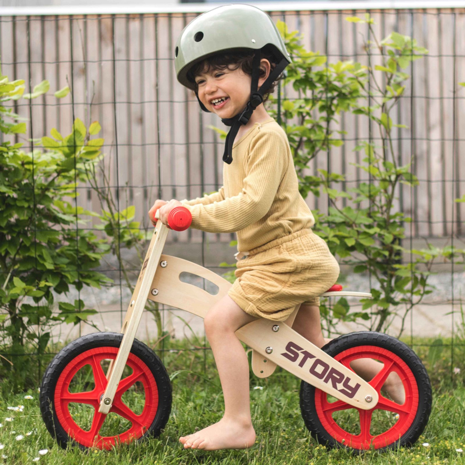 Dřevěný balansový bicykl