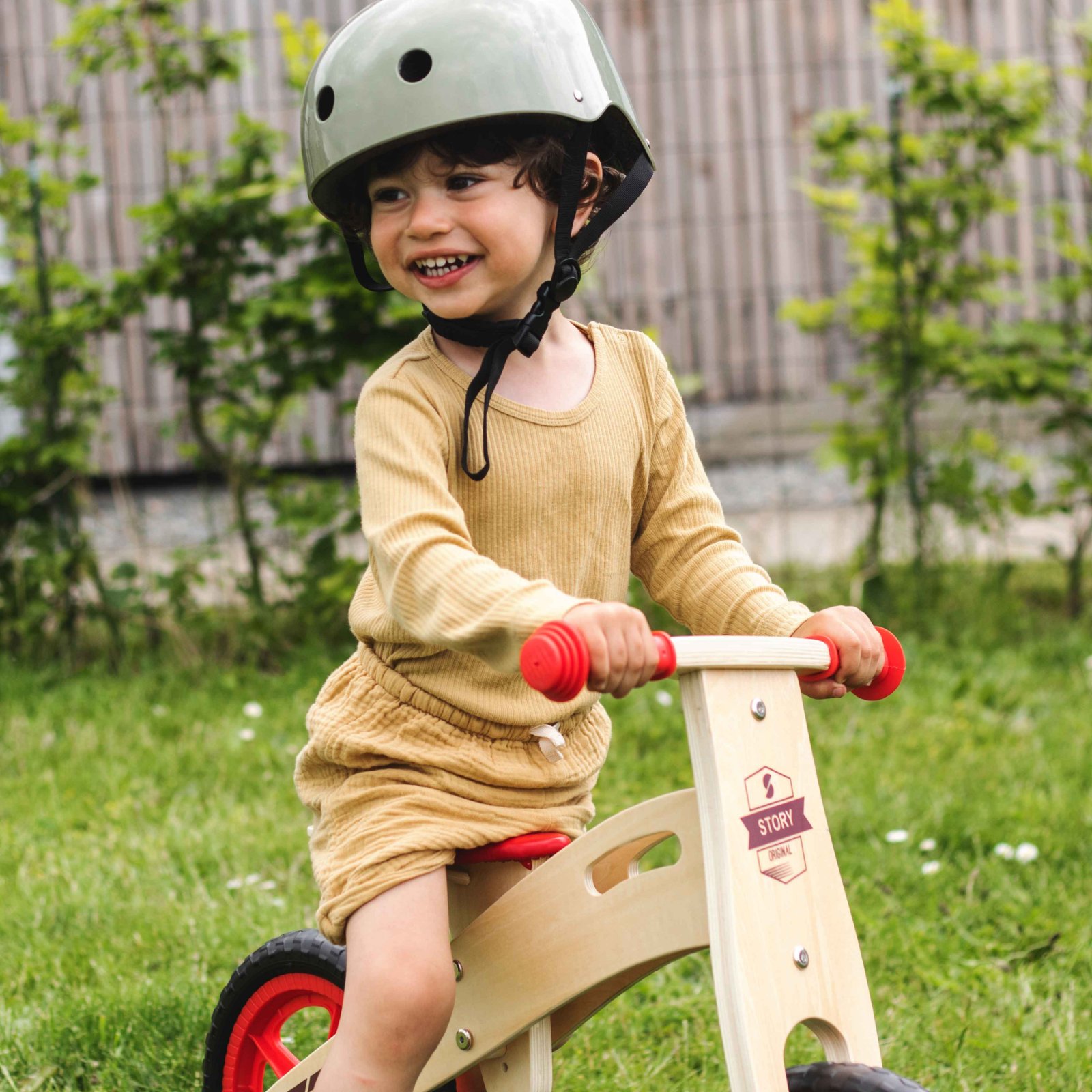 Dřevěný balansový bicykl