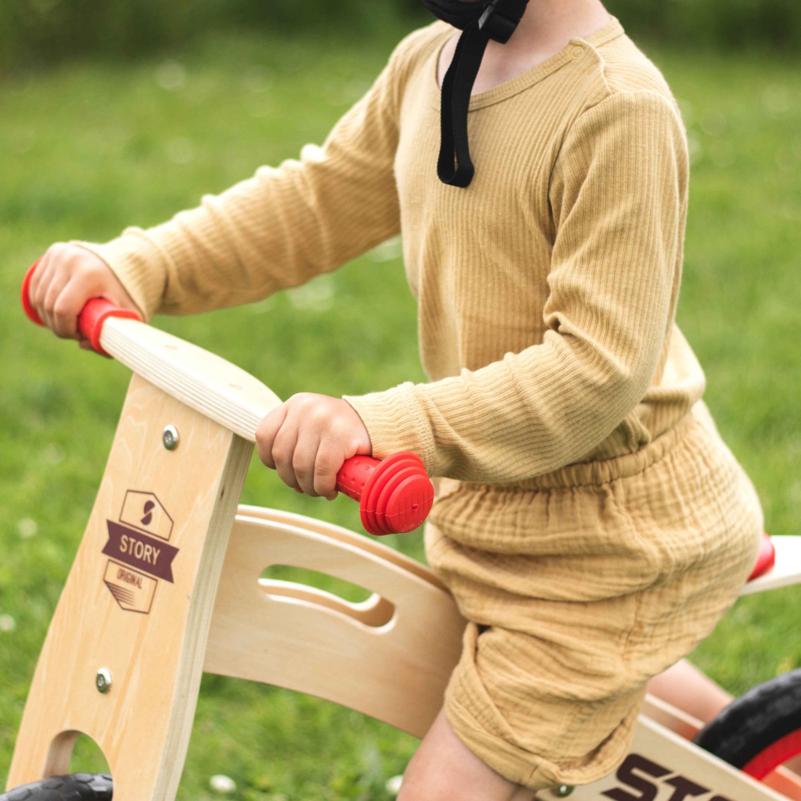 Dřevěný balansový bicykl